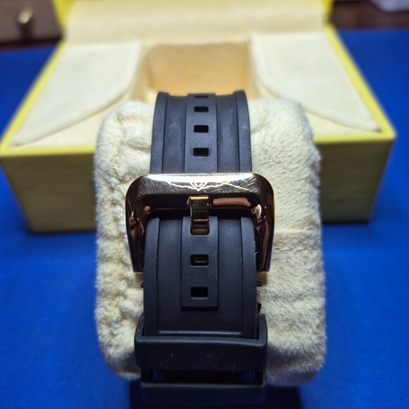 Invicta Chronograph Watch - Picture 4 of 5